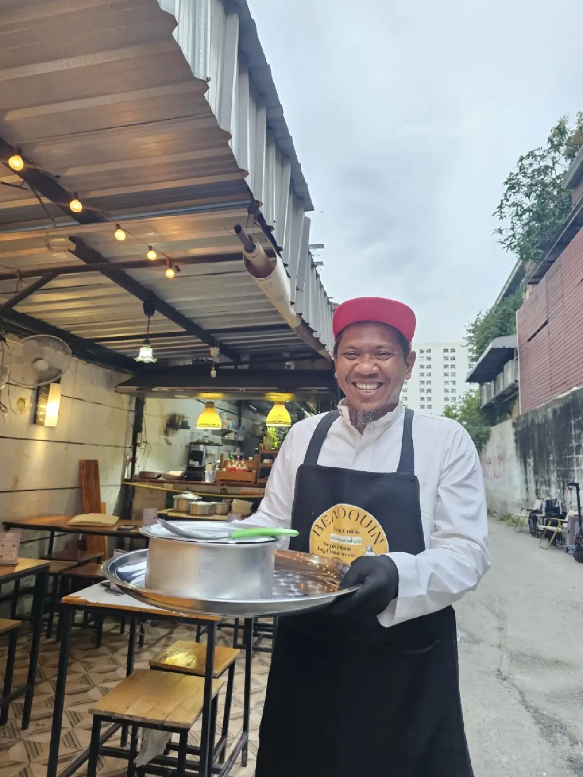 ‘ข้าวหมกอาหรับคว่ำหม้อ’ อร่อย ไร้เทียมทานใน ‘ย่านพัฒนาการ 40’