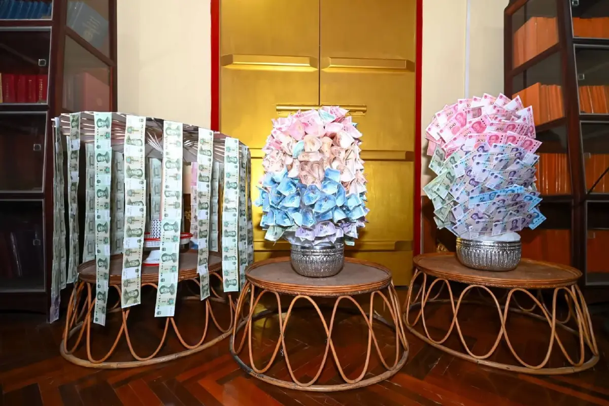 กต.เชิญผ้าพระกฐินพระราชทานทอดถวายวัดป่าเชต์สิบสองปันนา