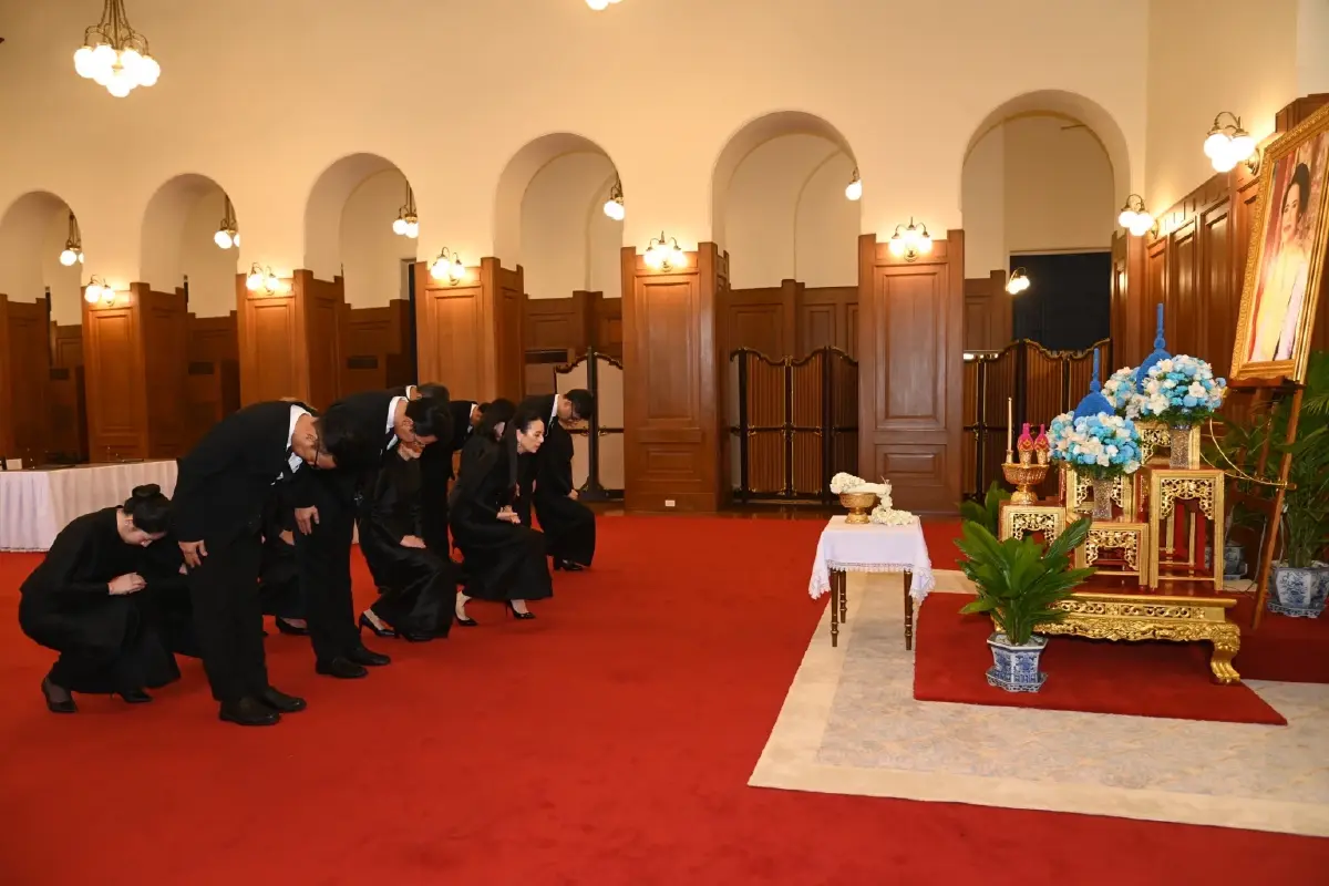 เมืองไทยประกันภัย เข้าถวายสักการะพระบรมศพฯ สมเด็จพระพันปีหลวง