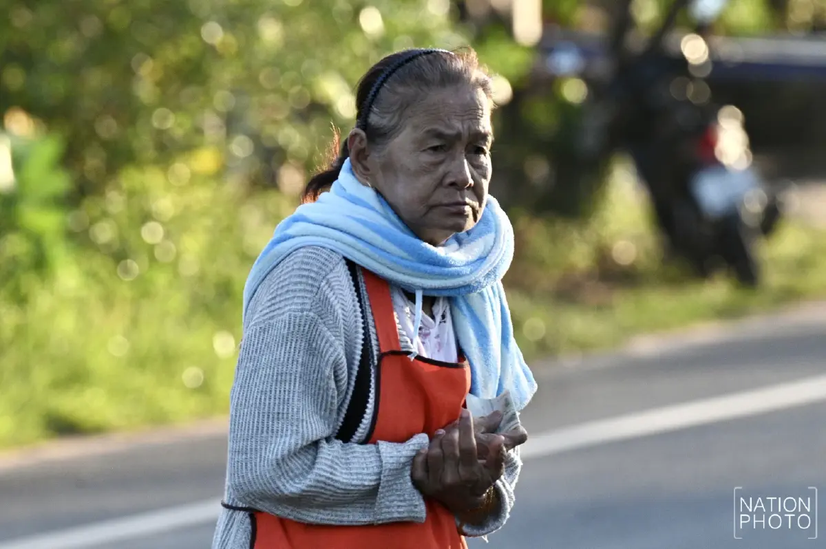 อุณหภูมิลดฮวบ! ชาวพนมดงรัก สุรินทร์ ต้องสวมเสื้อกันหนาวแต่เช้า