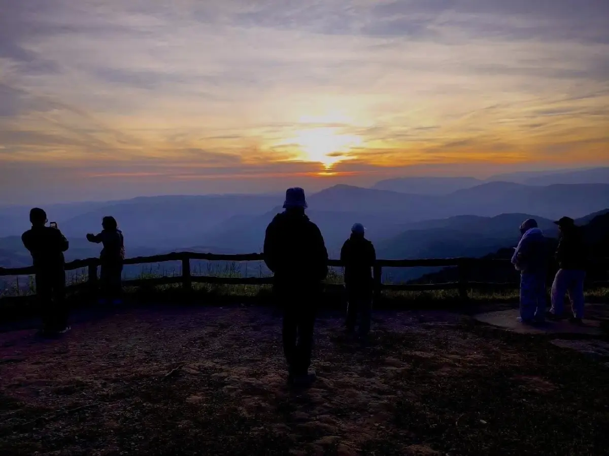 หนาวสั่นมาก ภูเรือ อุณหภูมิดิ่ง 7°C อุตุฯ เตือน อีสาน อุณหภูมิลด 5°C