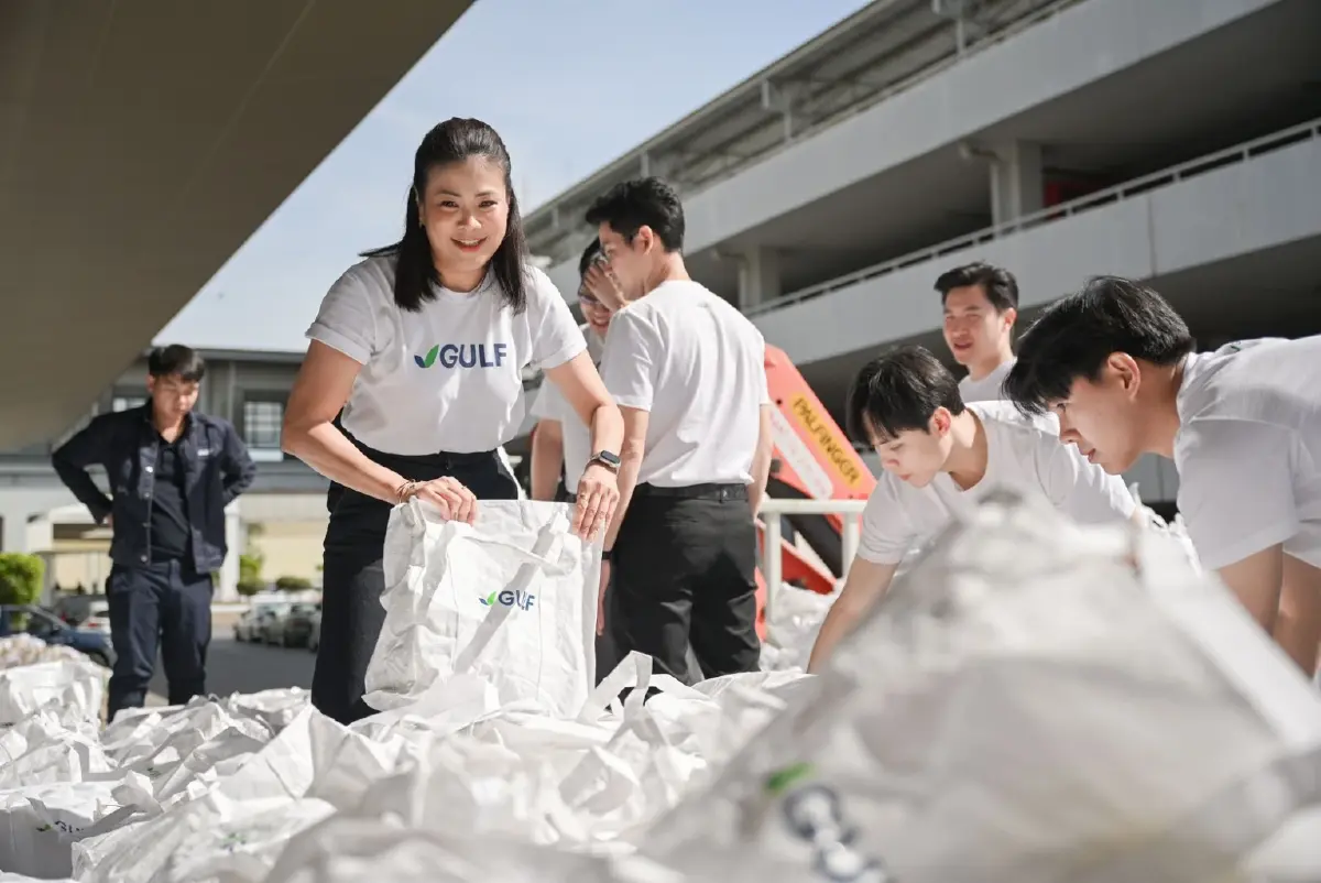 GULF จับมือ กองทัพอากาศ ส่งมอบถุงยังชีพช่วยผู้ประสบภัยน้ำท่วมภาคใต้