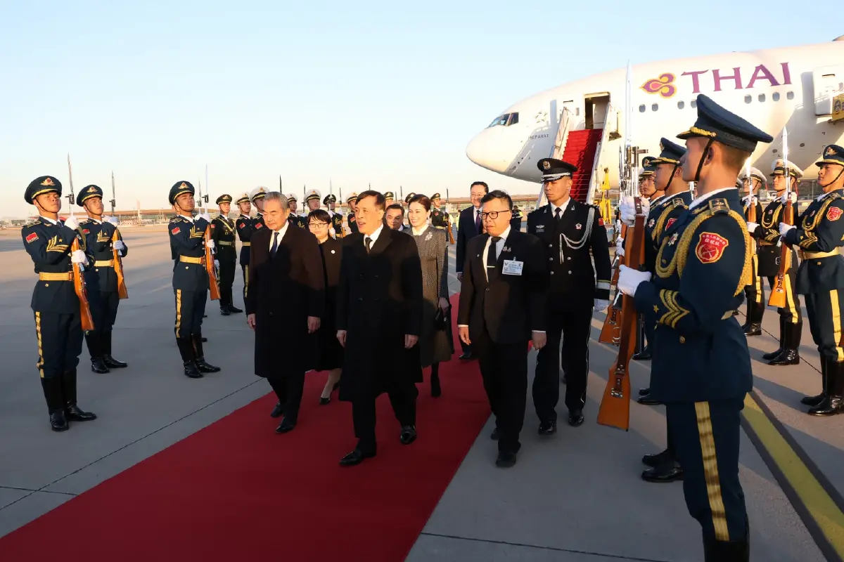 ในหลวง-พระราชินี เสด็จฯเยือนสาธารณรัฐประชาชนจีนอย่างเป็นทางการ