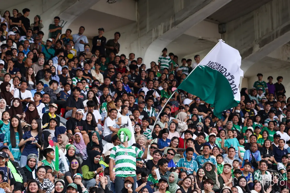 สนามศุภชลาศัย แตก! แฟนบอลแห่เชียร์คู่ชิงฯ "หมอนทองวิทยา vs อบจ.ชัยนาท"