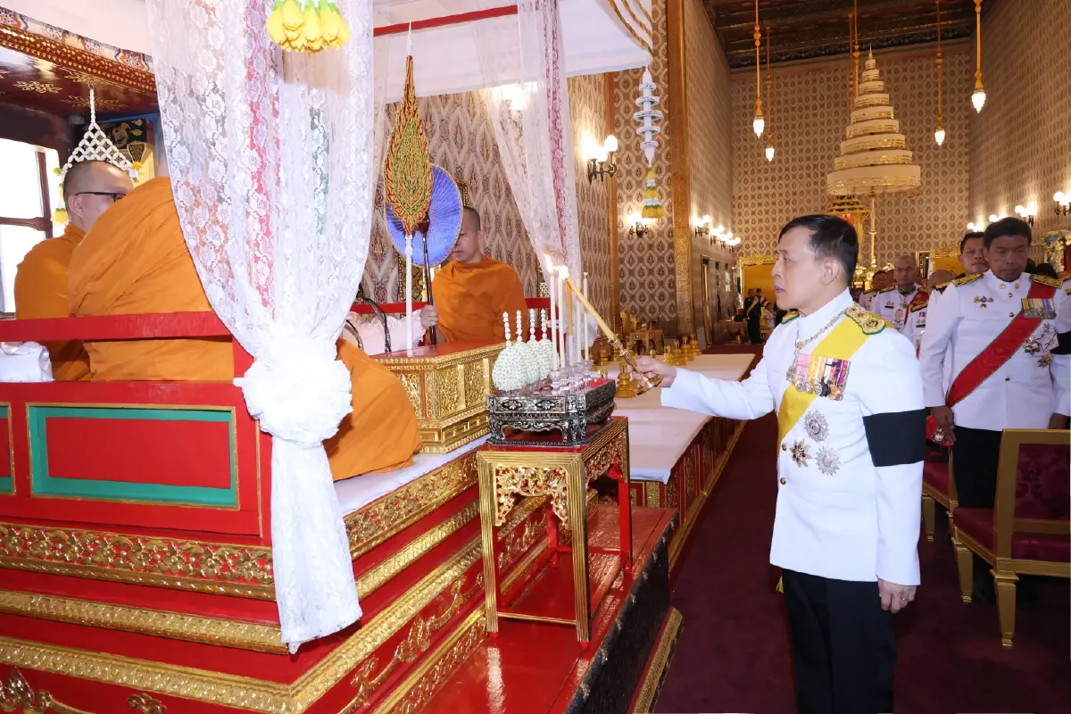 ในหลวง พระราชินี ทรงบำเพ็ญพระราชกุศลปัณรสมวาร 15 วัน ถวายพระบรมศพ พระพันปีหลวง