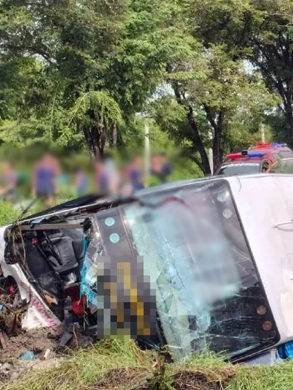 นักเรียนบาดเจ็บอื้อ รถทัวร์ทัศนศึกษาโรงเรียนอุตรดิตถ์ พลิกคว่ำ