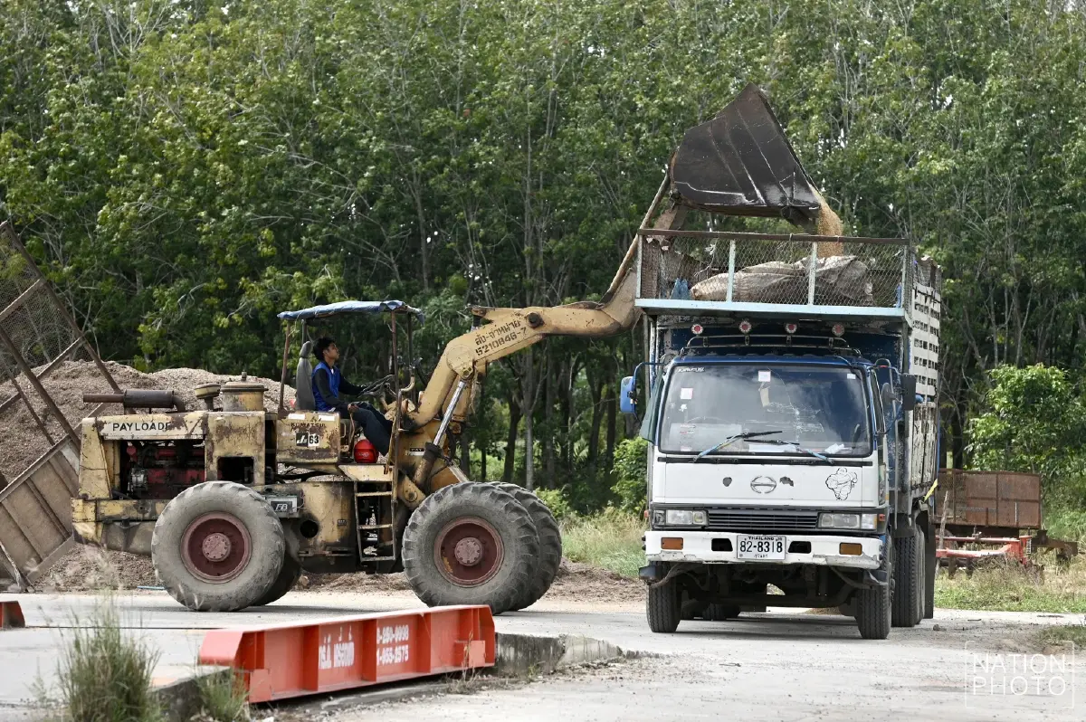 ข้าวหอมมะลิสุรินทร์ พุ่งตันละ 13,000 บาท ชาวนาเร่งขาย หวั่นกระทบชายแดน