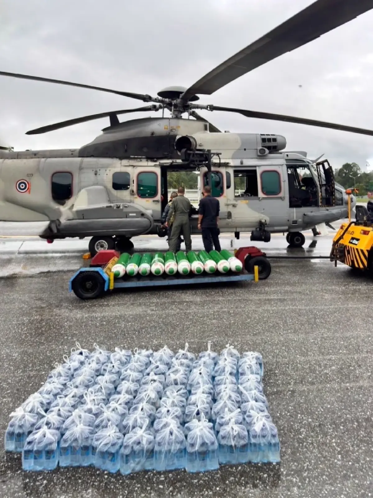 ปฏิบัติการด่วน บินนำส่ง 'ถังออกซิเจน' ผู้ป่วย รพ.หาดใหญ่ วิกฤตน้ำท่วม