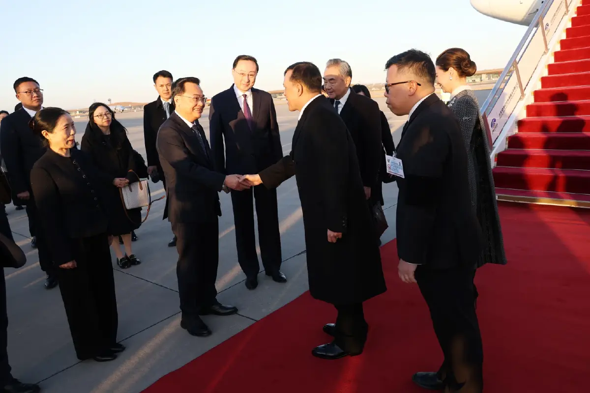 ในหลวง-พระราชินี เสด็จฯเยือนสาธารณรัฐประชาชนจีนอย่างเป็นทางการ