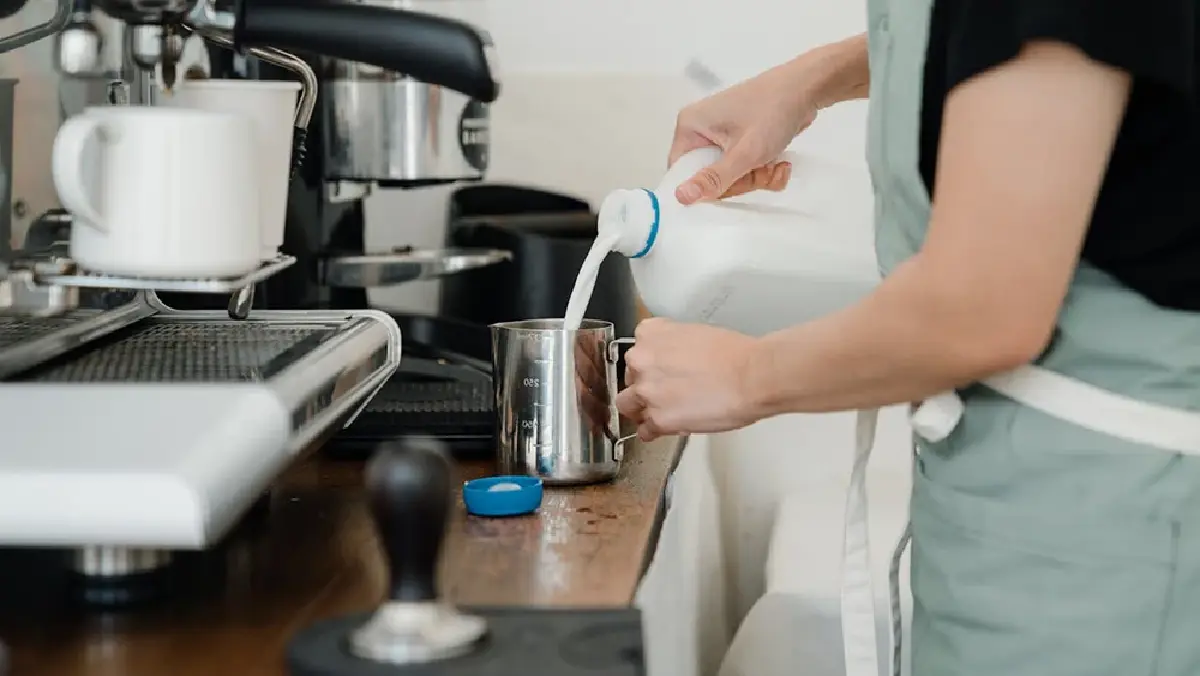 'นมแช่แข็ง' เขาว่าทำกาแฟเดอร์ตี้อร่อย!