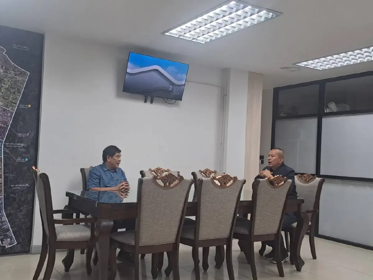 จับ‘นิสิต’ ตัดกำลัง‘สินธุไพร’  ศึกรุมกินโต๊ะ ‘แดงร้อยเอ็ด’