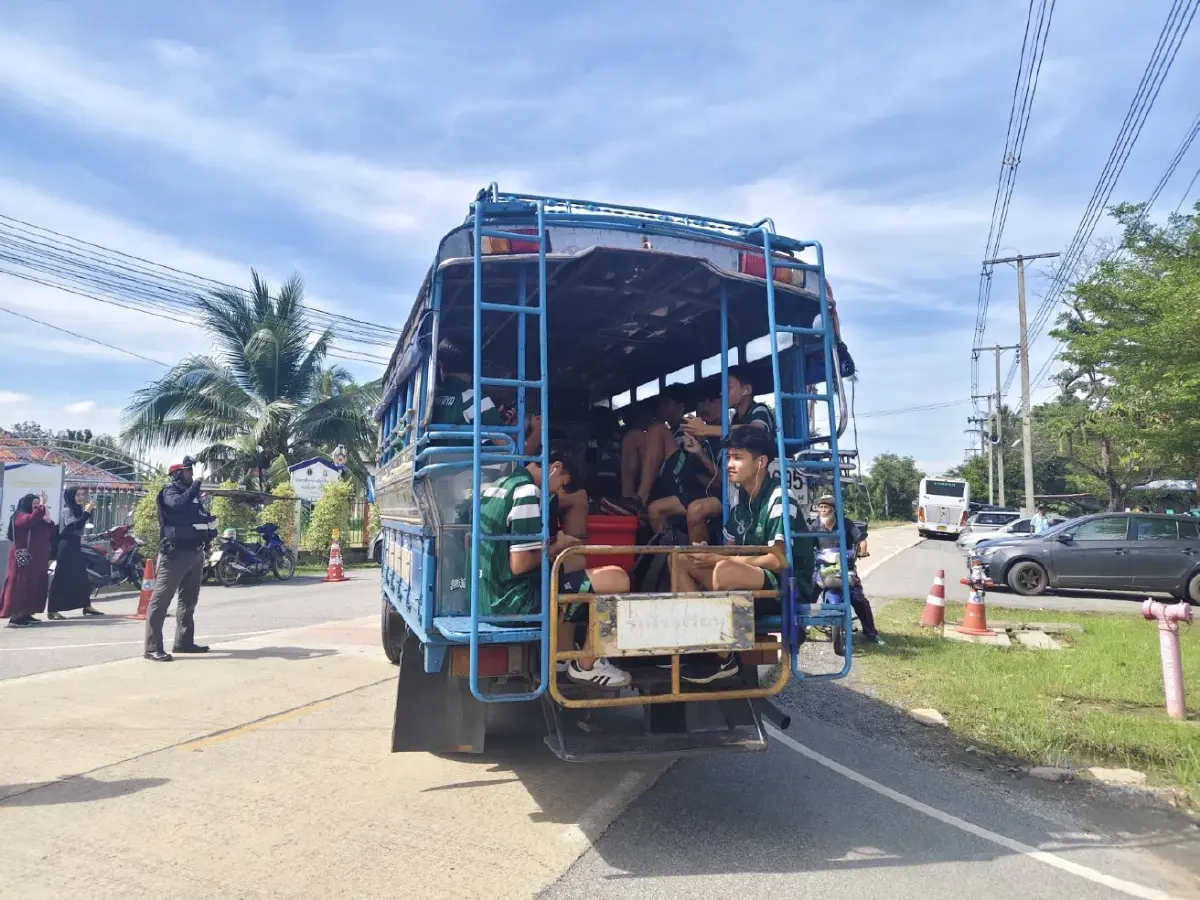 ฟอร์มดี 'หมอนทองวิทยา' สร้างตำนาน รถขนฝัน ล้มยักษ์เข้าชิงบอล 7 สี