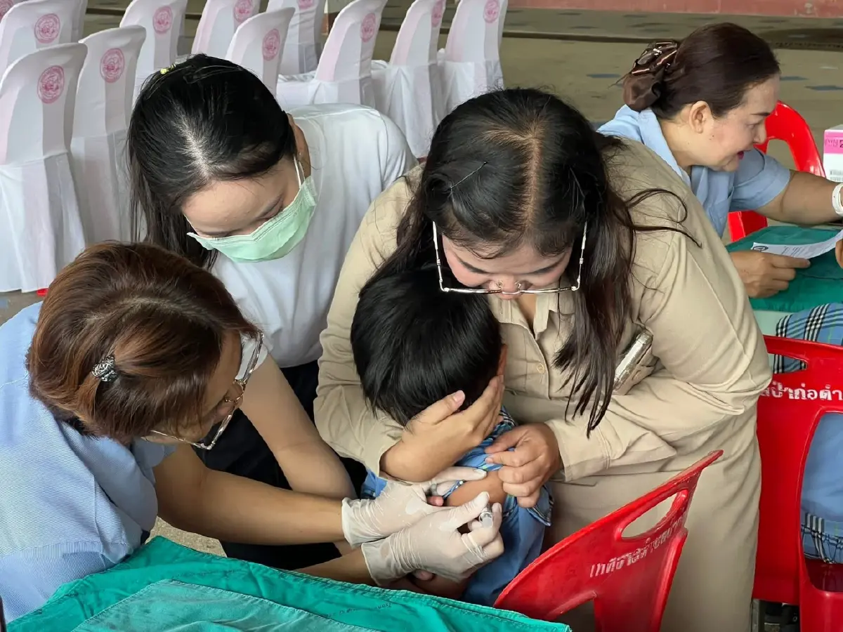 ประธานที่ปรึกษา รมว.แรงงาน ร่วมงาน คิกออฟ รณรงค์ฉีดวัคซีนไข้หวัดใหญ่