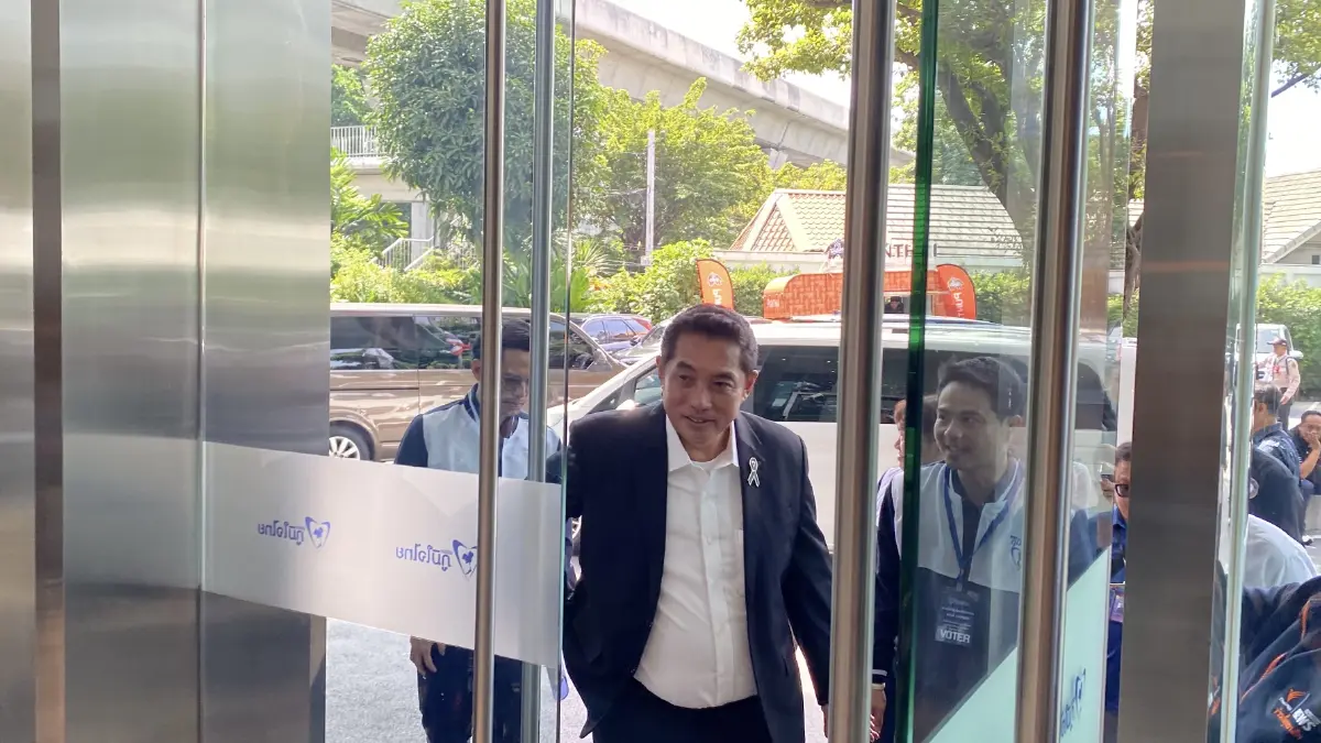 ‘วราวุธ’ ขน ลูกพรรค โผล่ ภท. ‘สนธยา-วิทยา’ มาตามนัด 3นายก อบจ. ซบ น้ำเงิน