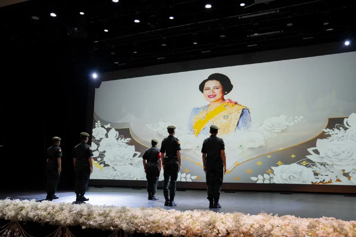 โรงเรียน ISB จัดพิธีถวายความอาลัย น้อมสํานึกในพระมหากรุณาธิคุณ "สมเด็จพระพันปีหลวง"