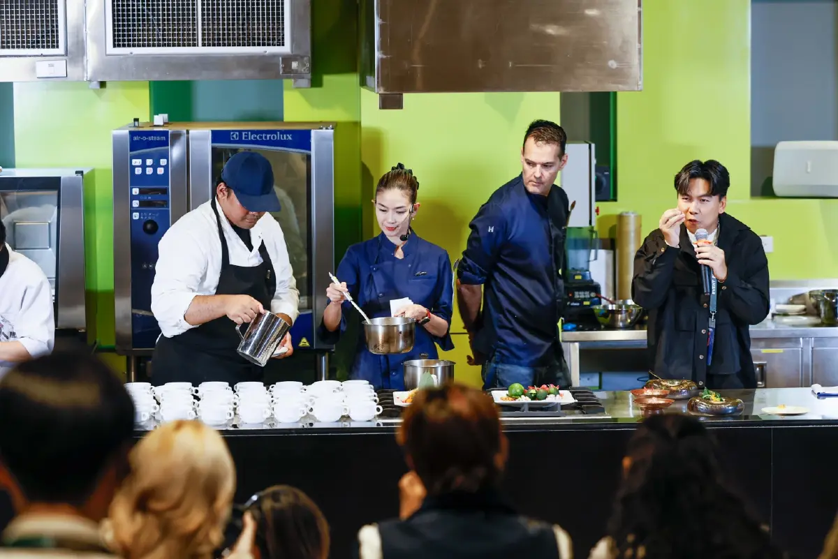 'ม.กรุงเทพ' สร้างคนที่โลกอนาคตต้องการ 6  หลักสูตรสุดล้ำ! ไม่ได้สอนแค่ตำรา