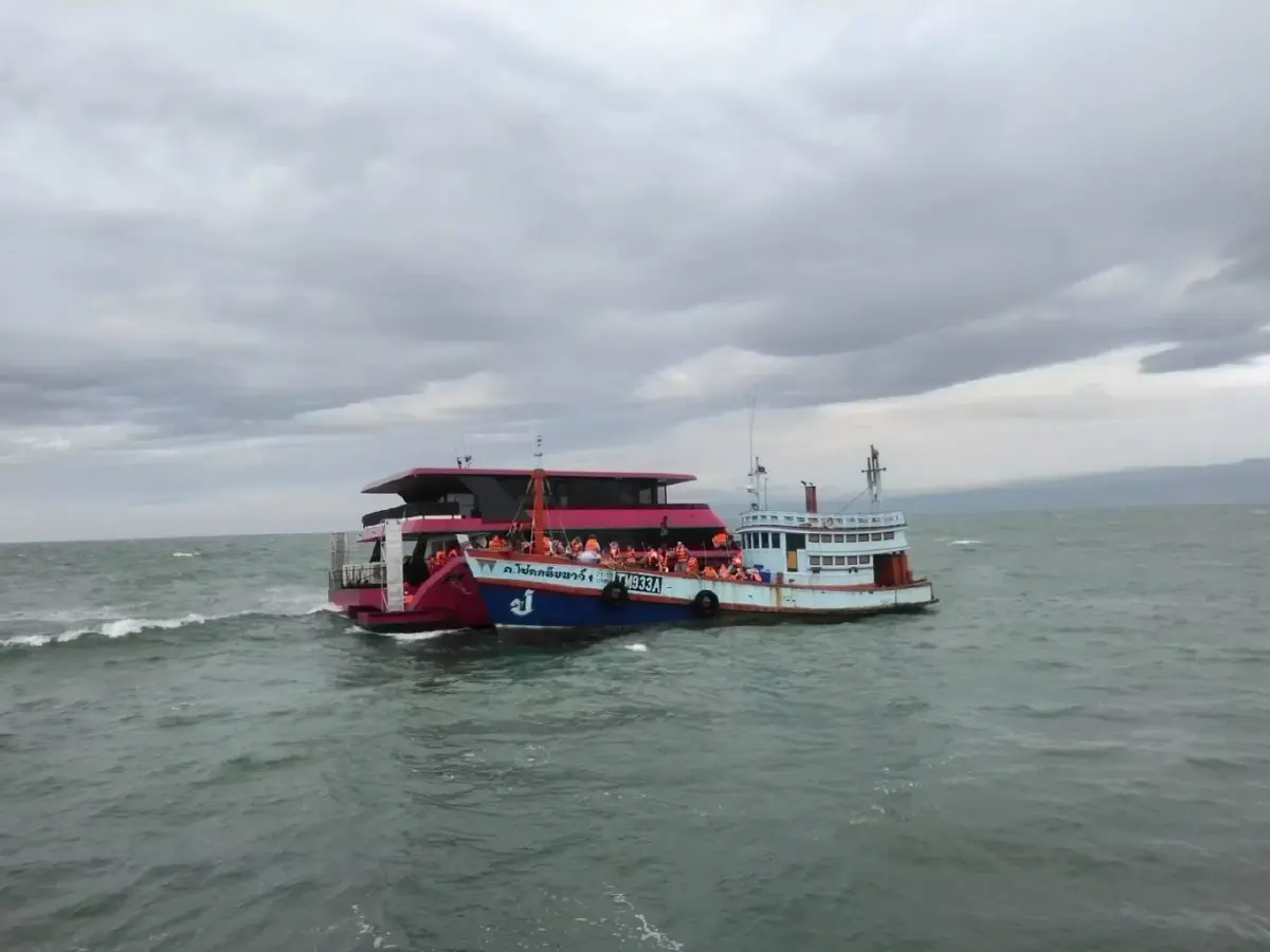 คืบหน้า เรือโดยสาร ท้องเรือแตก เกาะกูด เร่งช่วยผู้โดยสาร 97 ชีวิต