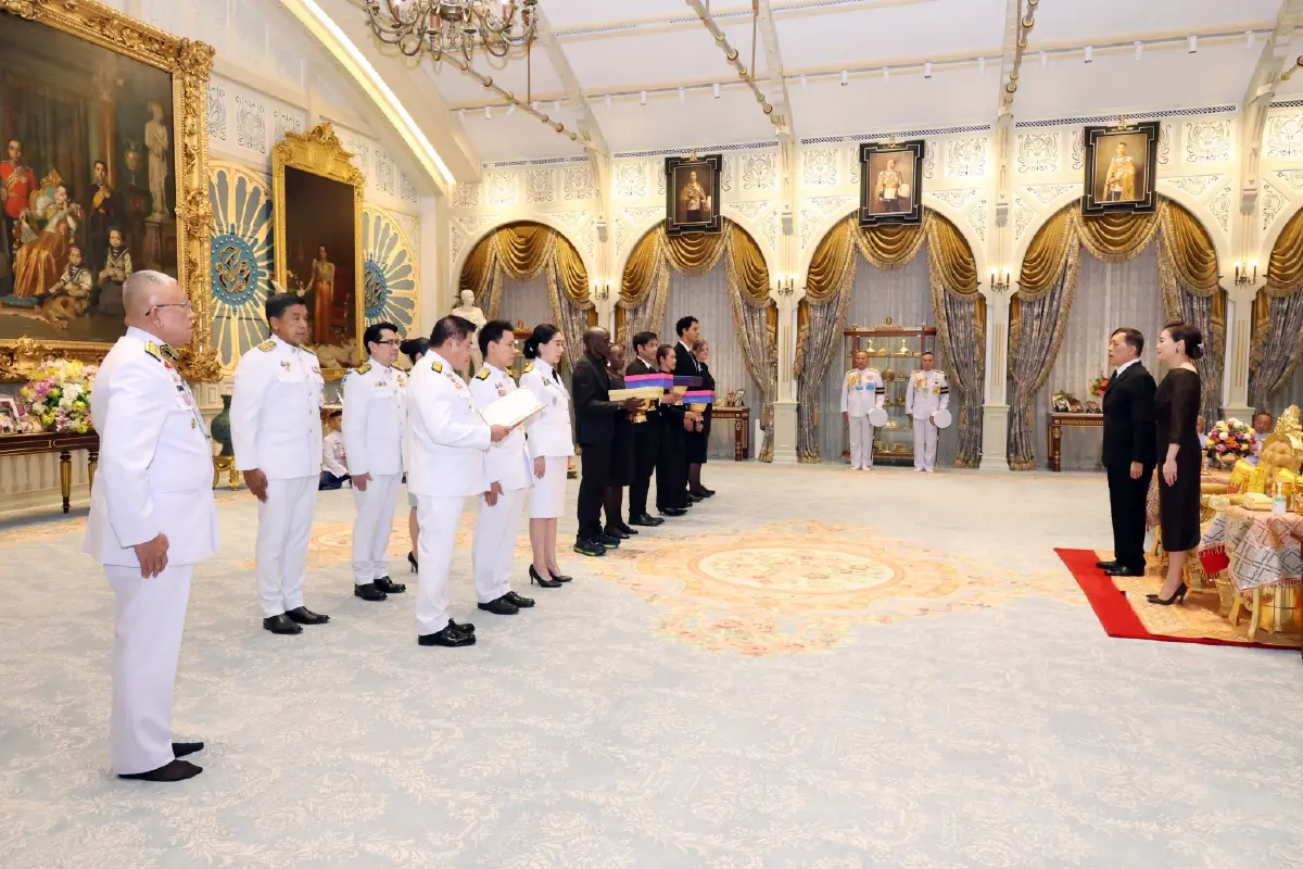 ในหลวง-พระราชินี พระราชทานพระบรมราชวโรกาสให้ คิปโชเก้ นักวิ่งชาวเคนยา เฝ้าฯ