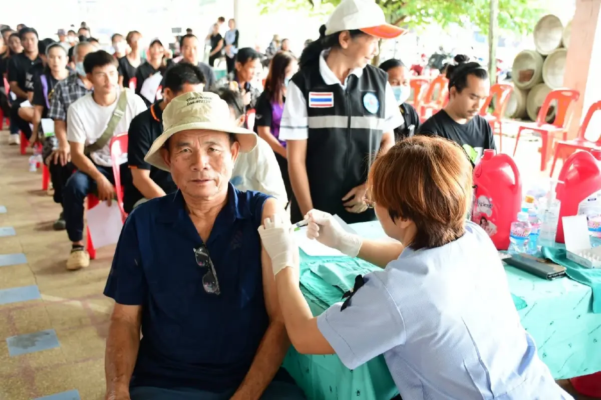 ประธานที่ปรึกษา รมว.แรงงาน ร่วมงาน คิกออฟ รณรงค์ฉีดวัคซีนไข้หวัดใหญ่