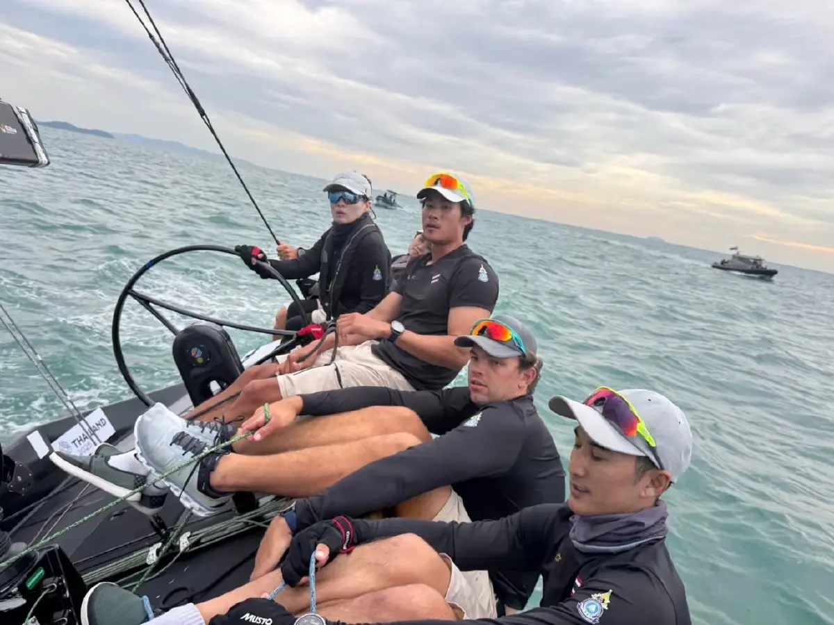 พระราชินี เสด็จฯ ทรงร่วมฝึกซ้อมเรือใบ เตรียมแข่งขันกีฬาซีเกมส์ ครั้งที่ 33