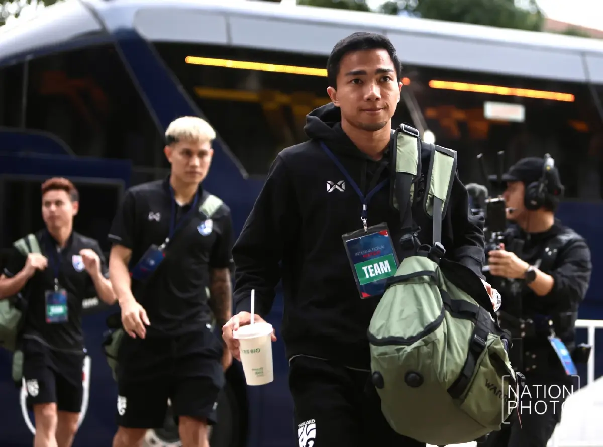 บรรยากาศก่อนศึกคัดเลือกเอเชีย แฟนบอลแห่เชียร์ ไทย พบ สิงคโปร์