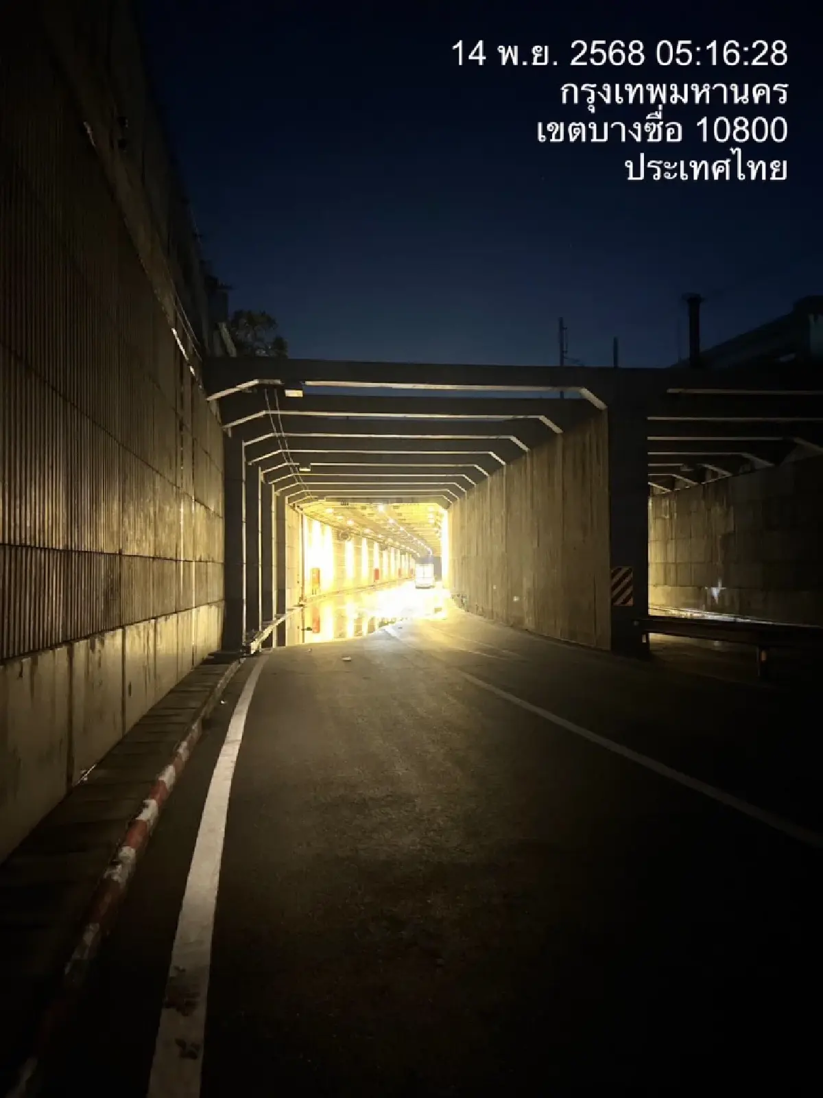 ดูเส้นทาง อุโมงค์บางซื่อ มีน้ำท่วมขัง 5 ซม. เปิดให้รถวิ่งได้แล้ว