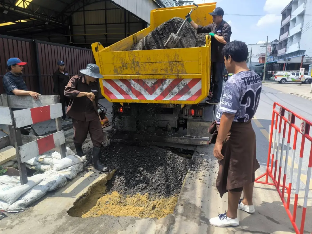 ด่วน! ถนนทรุดตัว เขตดอนเมือง ซอยประชาอุทิศ 19–22 เลี่ยงเส้นทาง