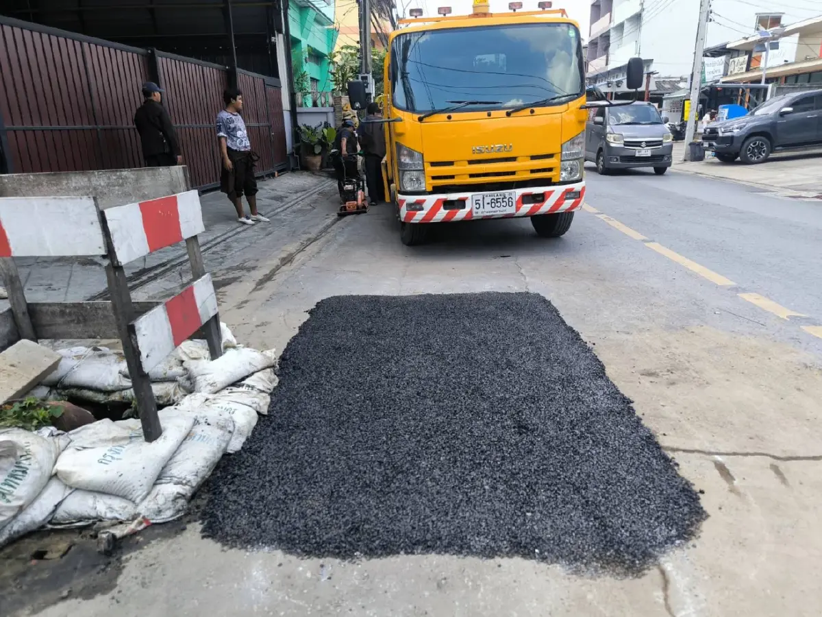 ด่วน! ถนนทรุดตัว เขตดอนเมือง ซอยประชาอุทิศ 19–22 เลี่ยงเส้นทาง