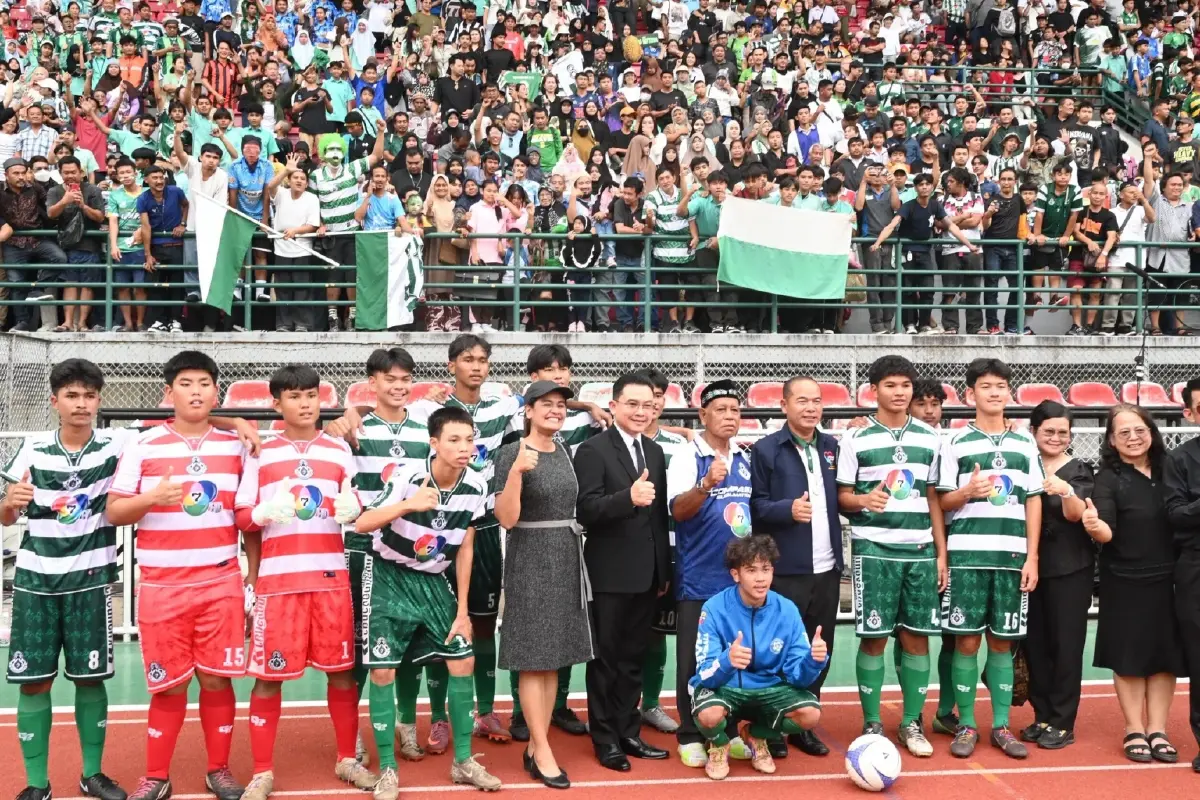 ฟอร์มดี 'หมอนทองวิทยา' สร้างตำนาน รถขนฝัน ล้มยักษ์เข้าชิงบอล 7 สี