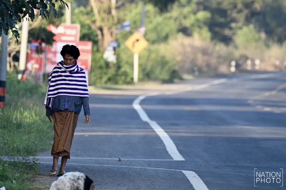 อุณหภูมิลดฮวบ! ชาวพนมดงรัก สุรินทร์ ต้องสวมเสื้อกันหนาวแต่เช้า
