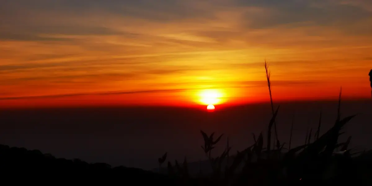 ดอยอินทนนท์ หนาวมาก 2°C นักท่องเที่ยวสัมผัสอากาศหนาว ดูแม่คะนิ้ง