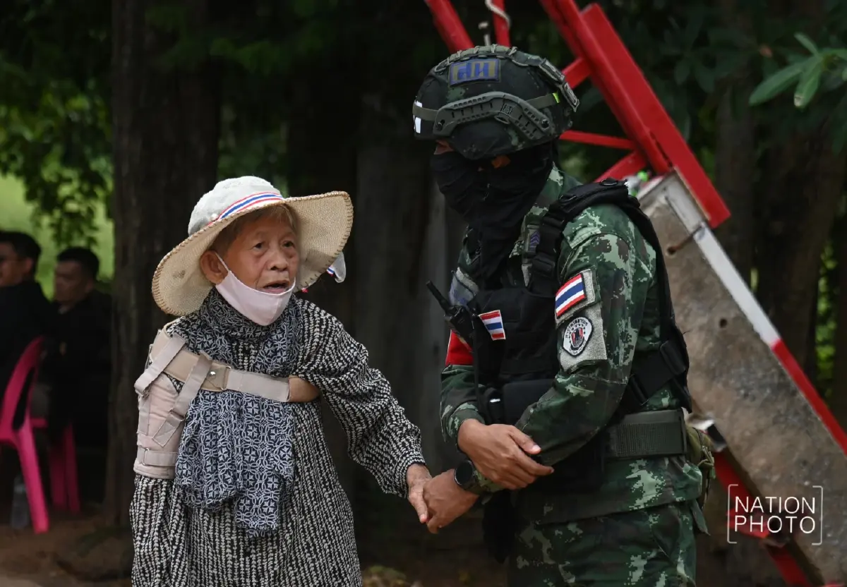 'พื้นที่นี้คือของคนไทย' คปท. ลงพื้นที่หนองจาน ให้กำลังใจเจ้าหน้าที่