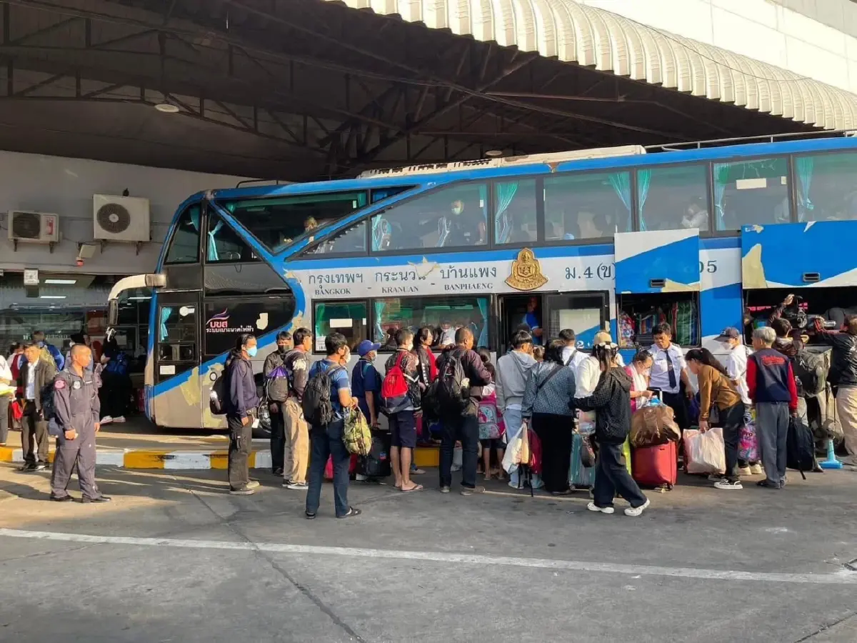 เริ่มแล้ว! ตั๋วปีใหม่ 2569 : จองแบบ ‘ไปก่อน-กลับทีหลัง’ บขส. ลด 20%