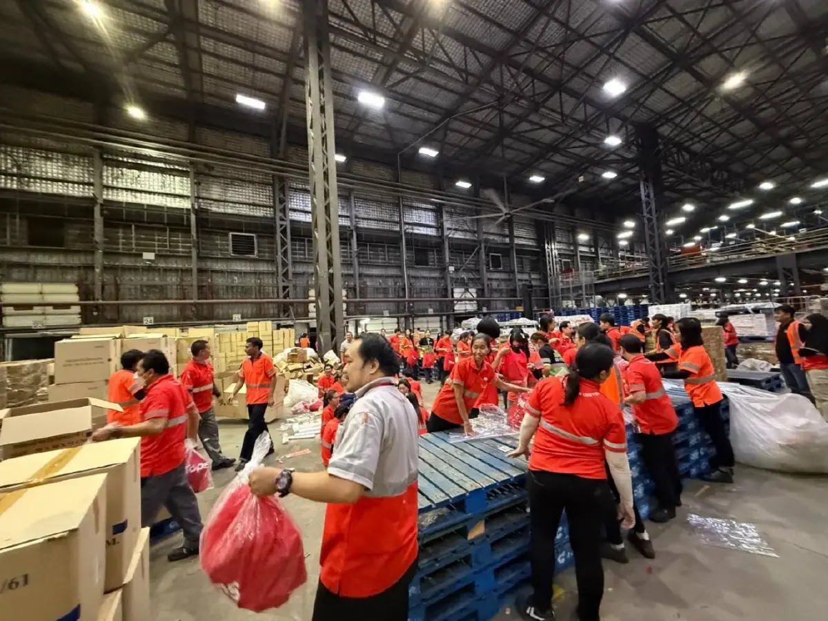 เซ็นทรัล รีเทล ห่วงใยชาวใต้ เร่งส่งถุงยังชีพล็อตล่าสุด 10,000 ถุง ผ่านกองทัพไทย