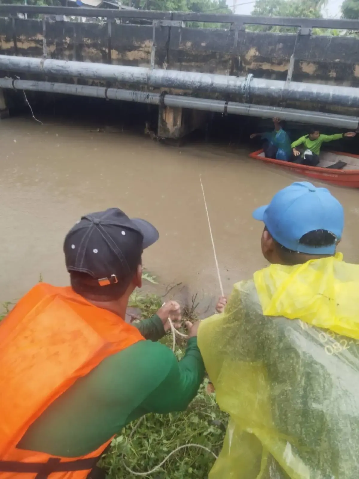 นครศรีธรรมราช ปังธงเหลือง เตือนน้ำท่วม ล้นตลิ่ง - เปิดศูนย์พักพิง