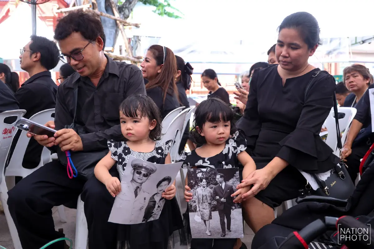 สำนักพระราชวัง เปิดให้ประชาชน ถวายบังคมพระบรมศพ 'พระพันปีหลวง' เป็นวันแรก