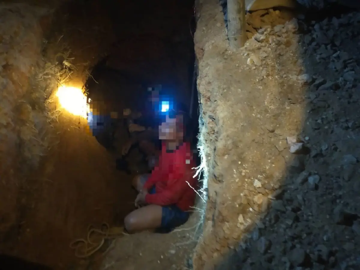 เหิม! รุกขุดทอง 'ทองผาภูมิ' ทหาร-ตำรวจ บุกจับ 4 ต่างด้าวพร้อมปืน