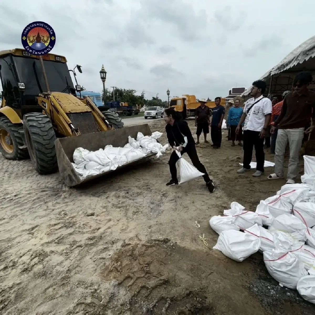 น้ำมาแล้ว ทะลักปากเกร็ด ระดับน้ำเจ้าพระยา 2.37 เมตร วิกฤติสีแดง