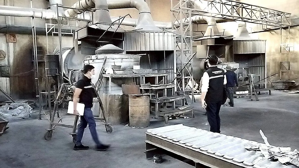 'ธนกร' ปิด 6 โรงหลอม! บุกกองพนันพล สกัดมลพิษสมุทรสาคร หลังชาวบ้านร้อง