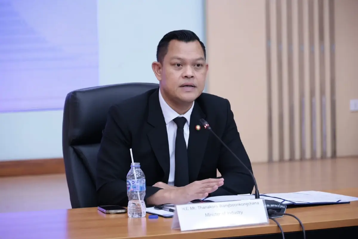 ระยองพลิกคำสั่ง! คงอายัด 'ฝุ่นแดง' ต่อ ย้ายอุตสาหกรรมจังหวัดกลับส่วนกลาง 