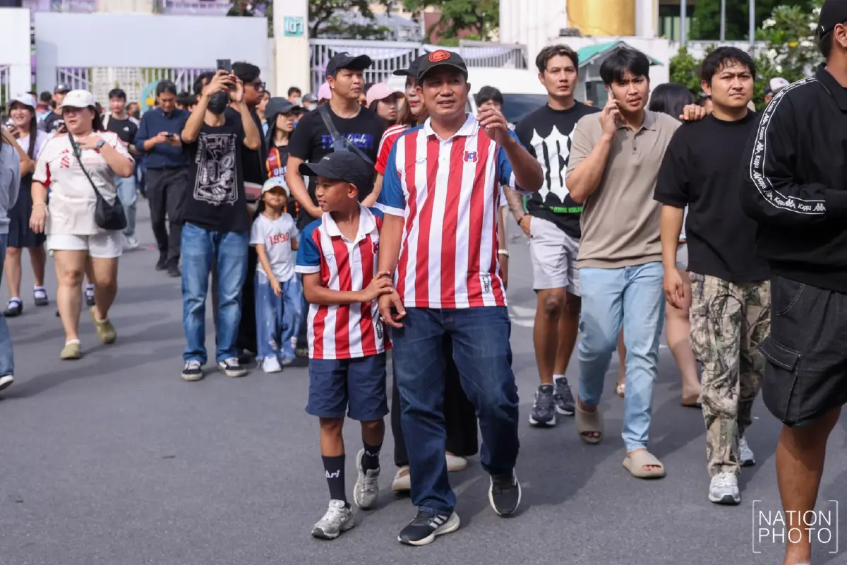 สนามศุภชลาศัย แตก! แฟนบอลแห่เชียร์คู่ชิงฯ "หมอนทองวิทยา vs อบจ.ชัยนาท"