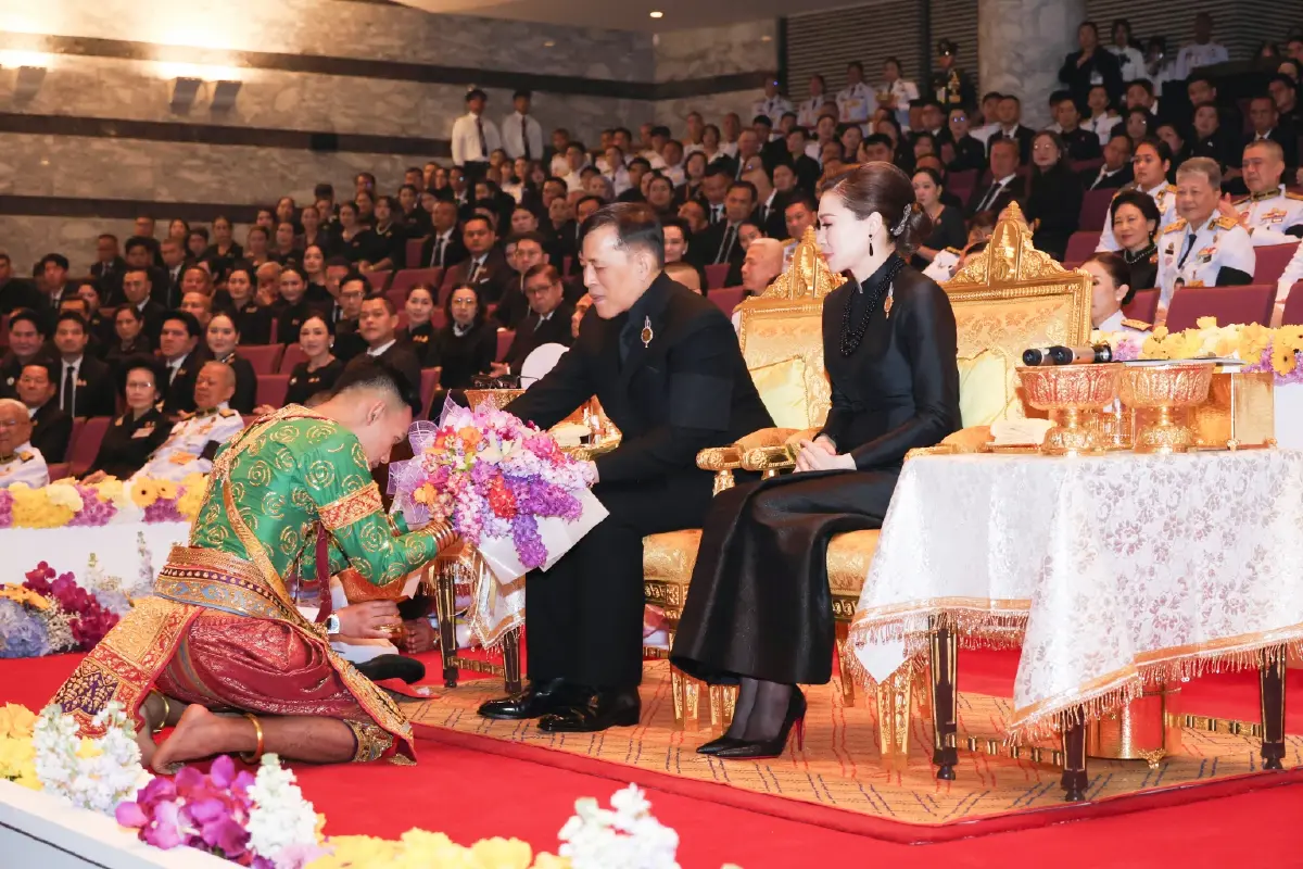 ในหลวง-พระราชินี ทอดพระเนตร การแสดงโขนเรื่อง รามเกียรติ์ ตอน 'สัตยาพาลี' รอบปฐมทัศน์