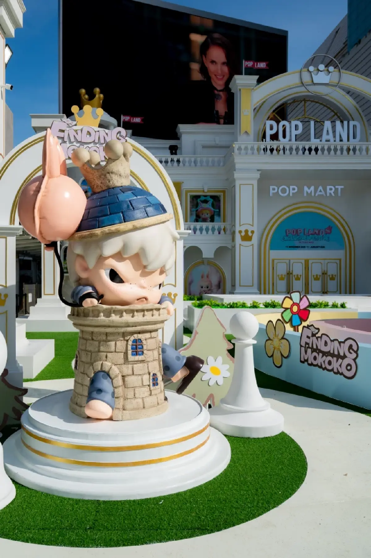 POP MART ชูคาแรกเตอร์ระดับไอคอนิก เนรมิตแลนด์มาร์กสุดป๊อป ใจกลางกรุงเทพฯ