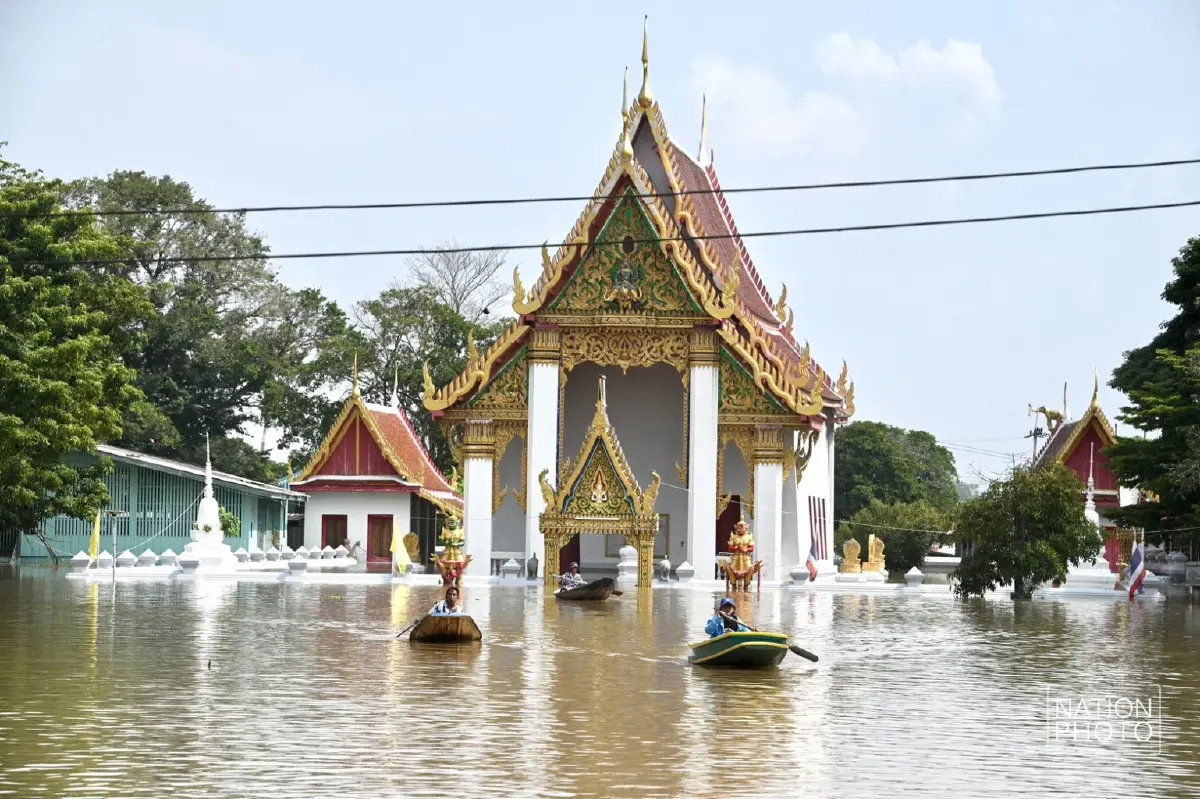 สถานการณ์น้ำท่วมหนัก ชาวอยุธยาพายเรือ รอต้อนรับนายกฯลงพื้นที่
