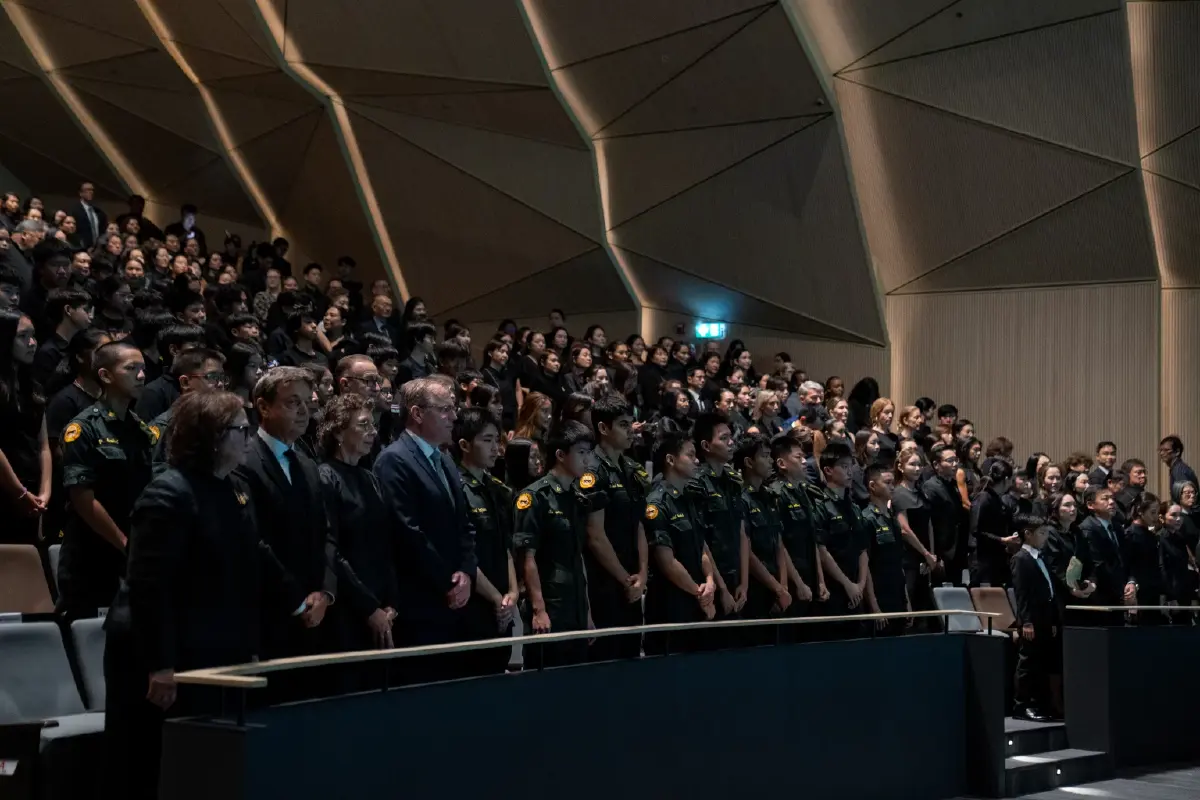 โรงเรียน ISB จัดพิธีถวายความอาลัย น้อมสํานึกในพระมหากรุณาธิคุณ "สมเด็จพระพันปีหลวง"