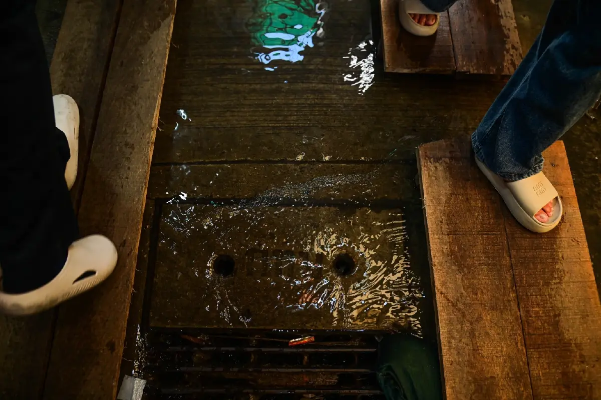 บางกอกน้อย เตือนน้ำท่วมใหญ่ น้ำทะเลหนุนสูง ห้ามย้ายกระสอบทราย