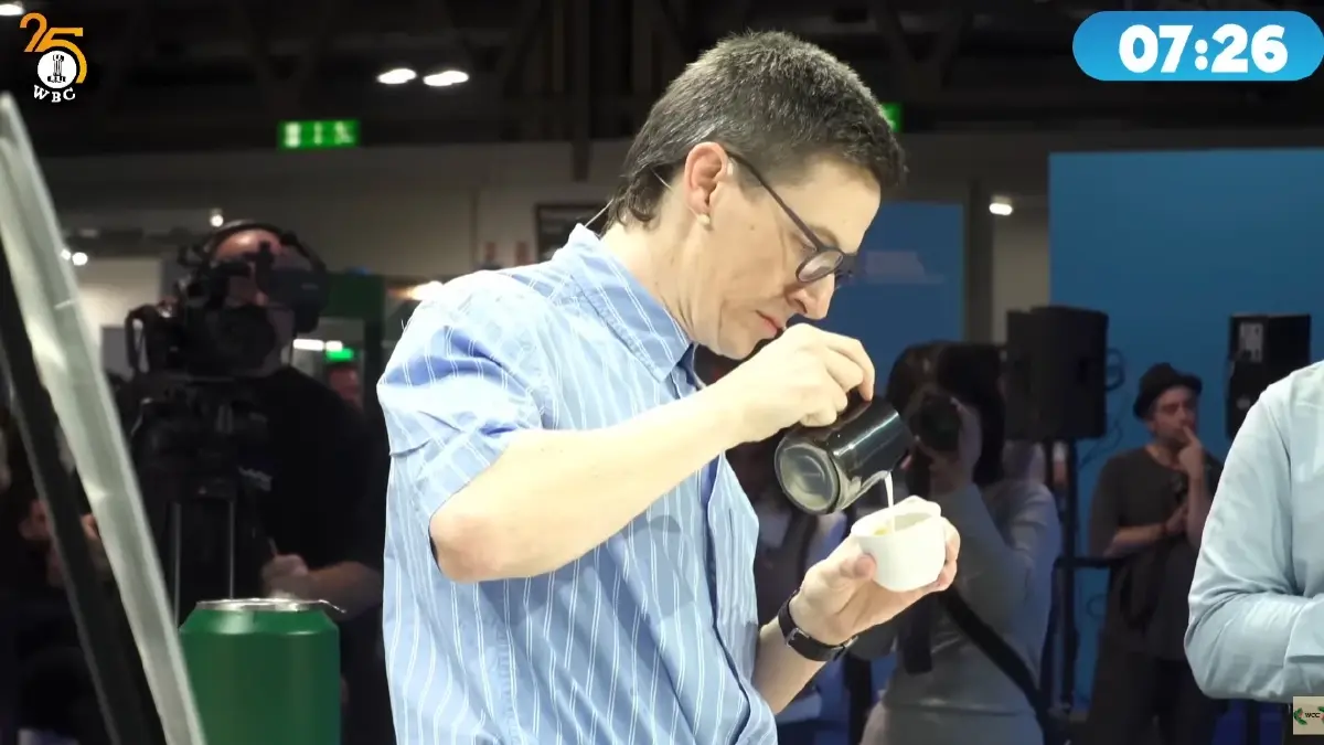 'นมแช่แข็ง' เขาว่าทำกาแฟเดอร์ตี้อร่อย!