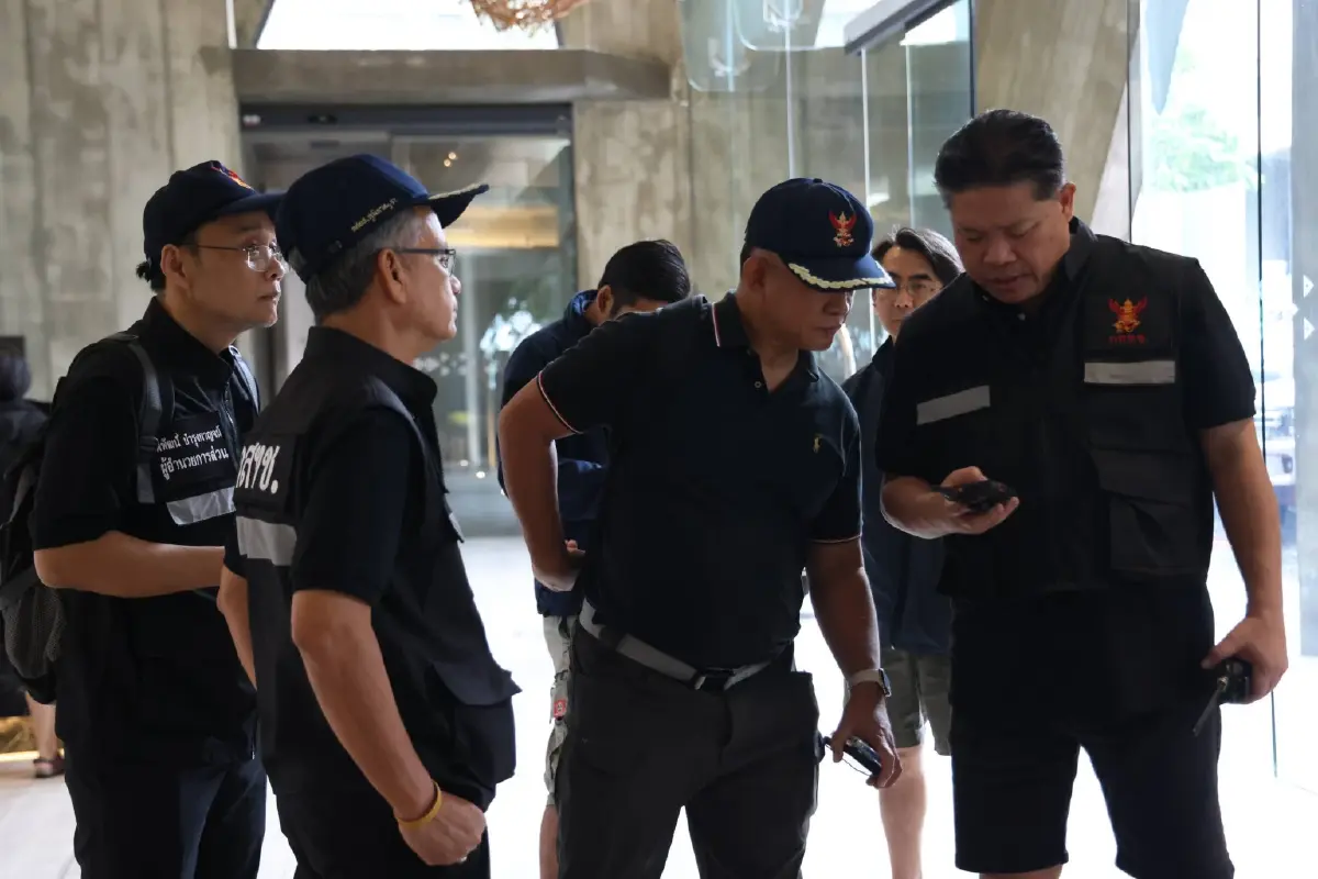 เอไอเอส–ทรู ระดมกำลังช่วยน้ำท่วมใต้ มอบโทร–เน็ตฟรี เสริมสัญญาณ 24 ชม.