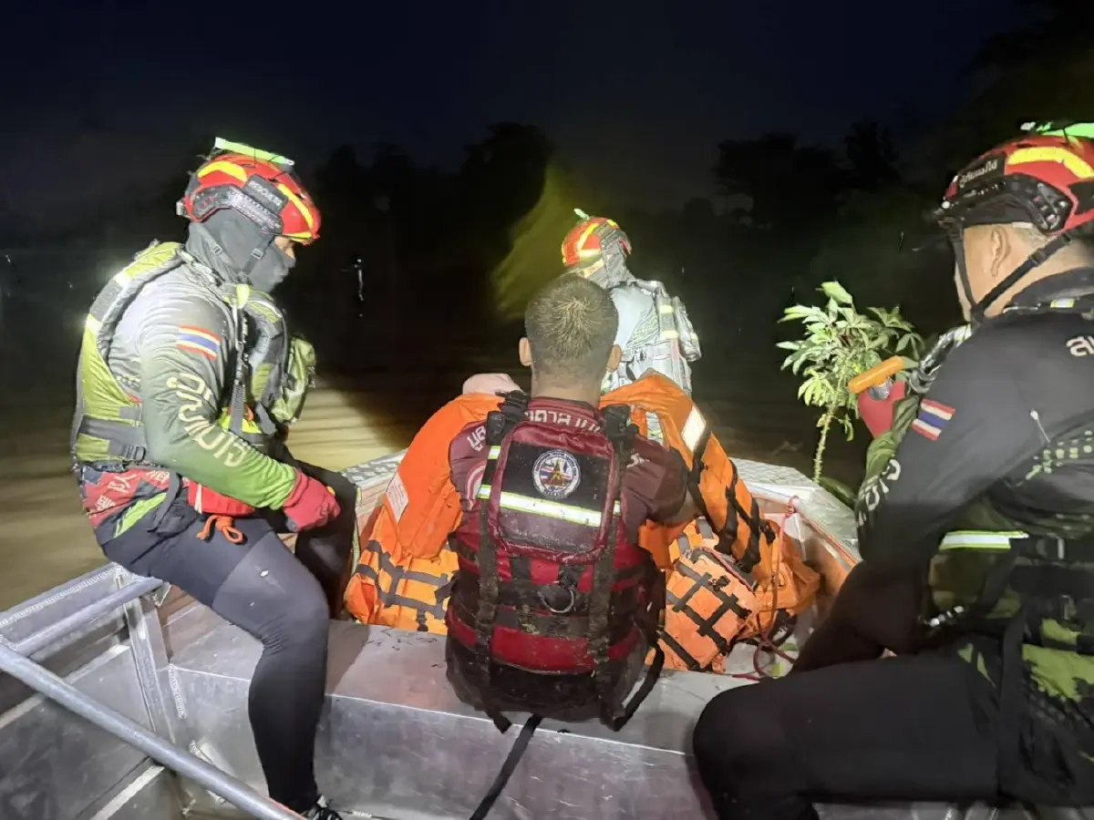 'มาดามหยก' ส่ง ทีมอินดี้ร่วมจิตอาสา จัดเรือ สปีดโบ๊ท เจสกี ช่วยน้ำท่วมหาดใหญ่