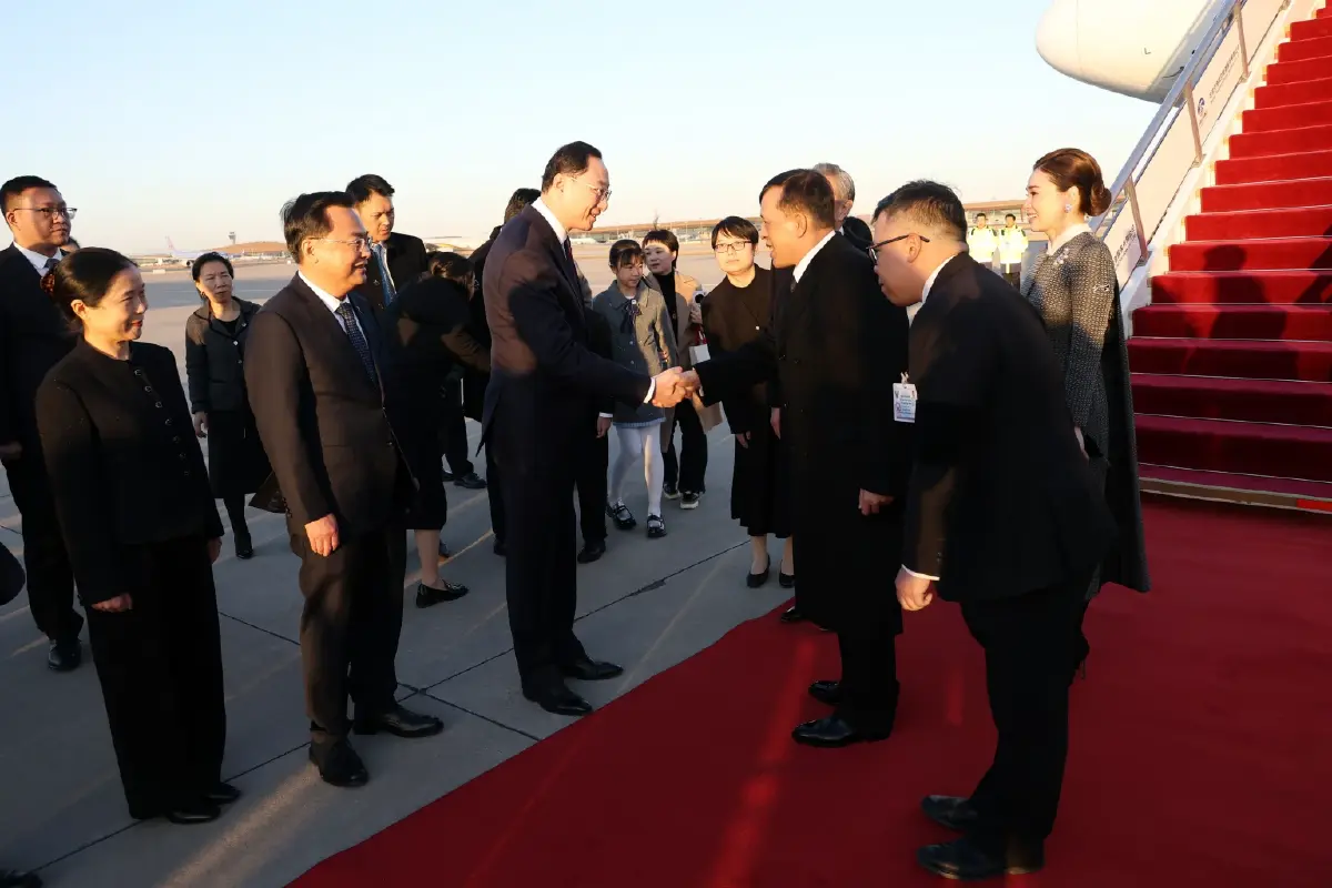 ในหลวง-พระราชินี เสด็จฯเยือนสาธารณรัฐประชาชนจีนอย่างเป็นทางการ